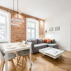 https://apartament-sweet-time.hotelswroclaw.com